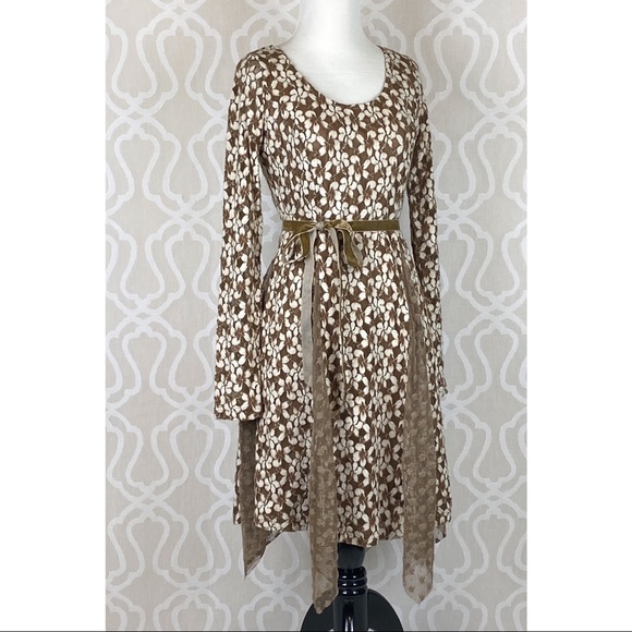 Blossoming Almond Brushed Lace Handkerchief Dress - Picture 2 of 8